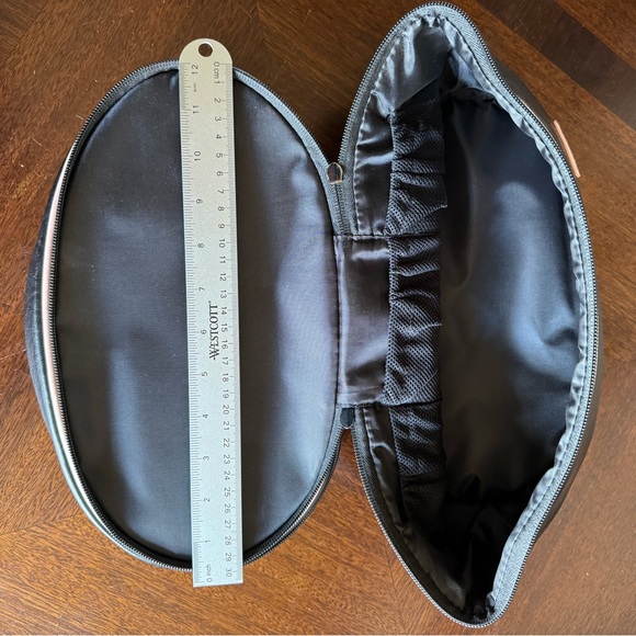 New Cosmetics Bag - Picture 3 of 5